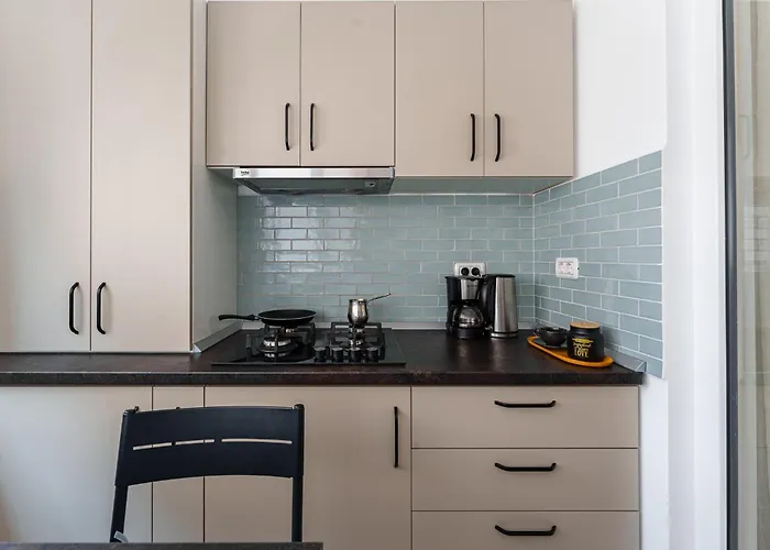 Relax And Cozy Studio- Private Parking - Near Center