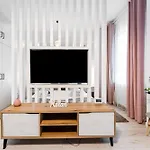 Relax And Cozy Studio- Private Parking - Near Center Bucareste
