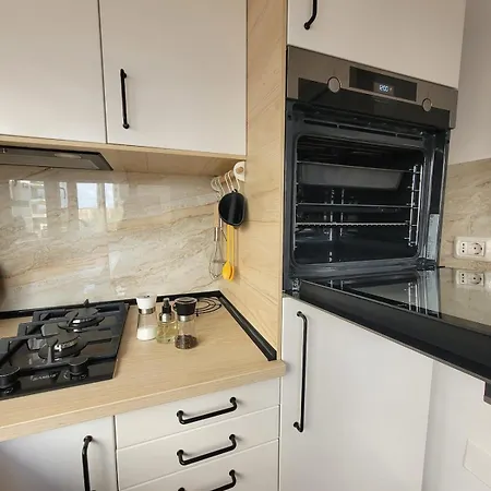 Relax And Cozy Studio- Private Parking - Near Center