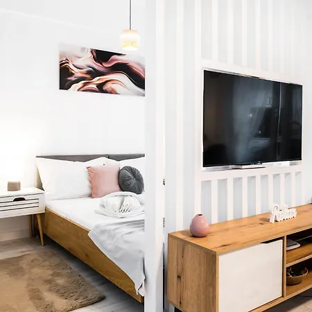 Relax And Cozy Studio- Private Parking - Near Center Bucarest