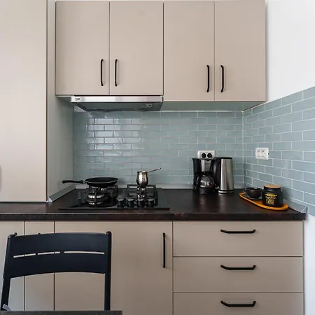 Relax And Cozy Studio- Private Parking - Near Center