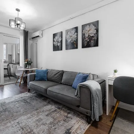 Relax And Cozy Studio- Private Parking - Near Center Apartment *