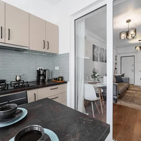 Relax And Cozy Studio- Private Parking - Near Center