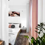 Relax And Cozy Studio- Private Parking - Near Center
