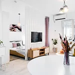 Relax And Cozy Studio- Private Parking - Near Center Bukurešť