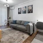 Relax And Cozy Studio- Private Parking - Near Center