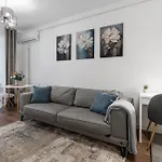 Relax And Cozy Studio- Private Parking - Near Center Apartmán
