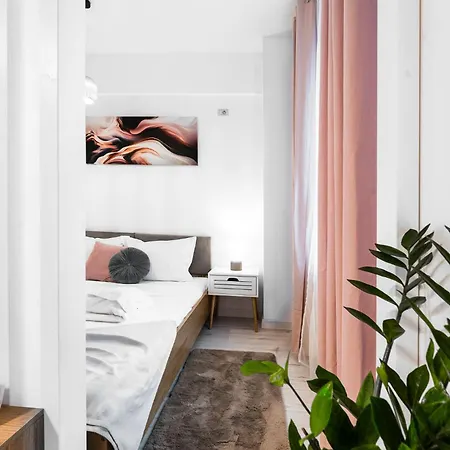 Relax And Cozy Studio- Private Parking - Near Center