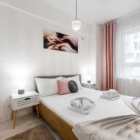 Relax And Cozy Studio- Private Parking - Near Center Daire