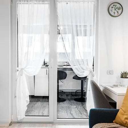 Daire Relax And Cozy Studio- Private Parking - Near Center *