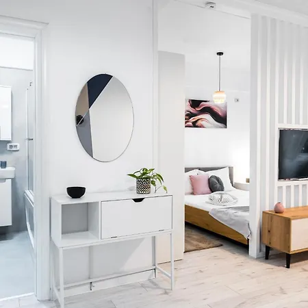 Daire Relax And Cozy Studio- Private Parking - Near Center Bükreş