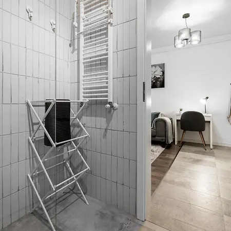 Apartment Relax And Cozy Studio- Private Parking - Near Center Bucharest